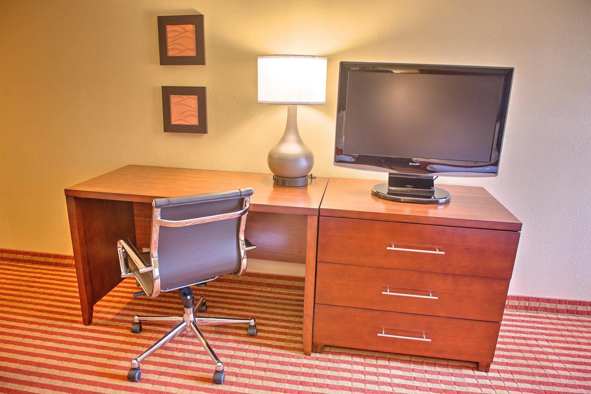 Comfort Inn Pensacola - University Area Ferry Pass Exteriör bild