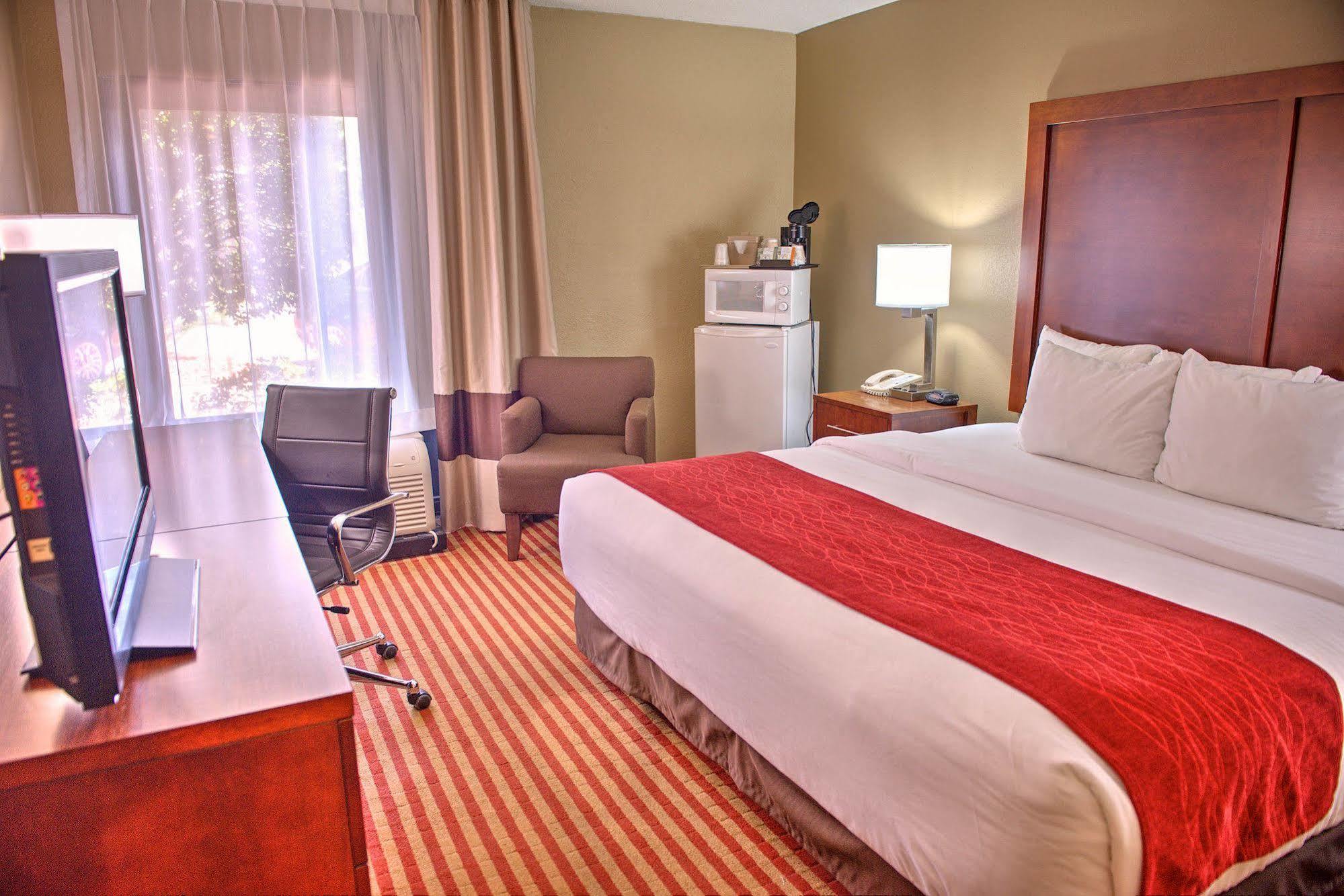 Comfort Inn Pensacola - University Area Ferry Pass Exteriör bild