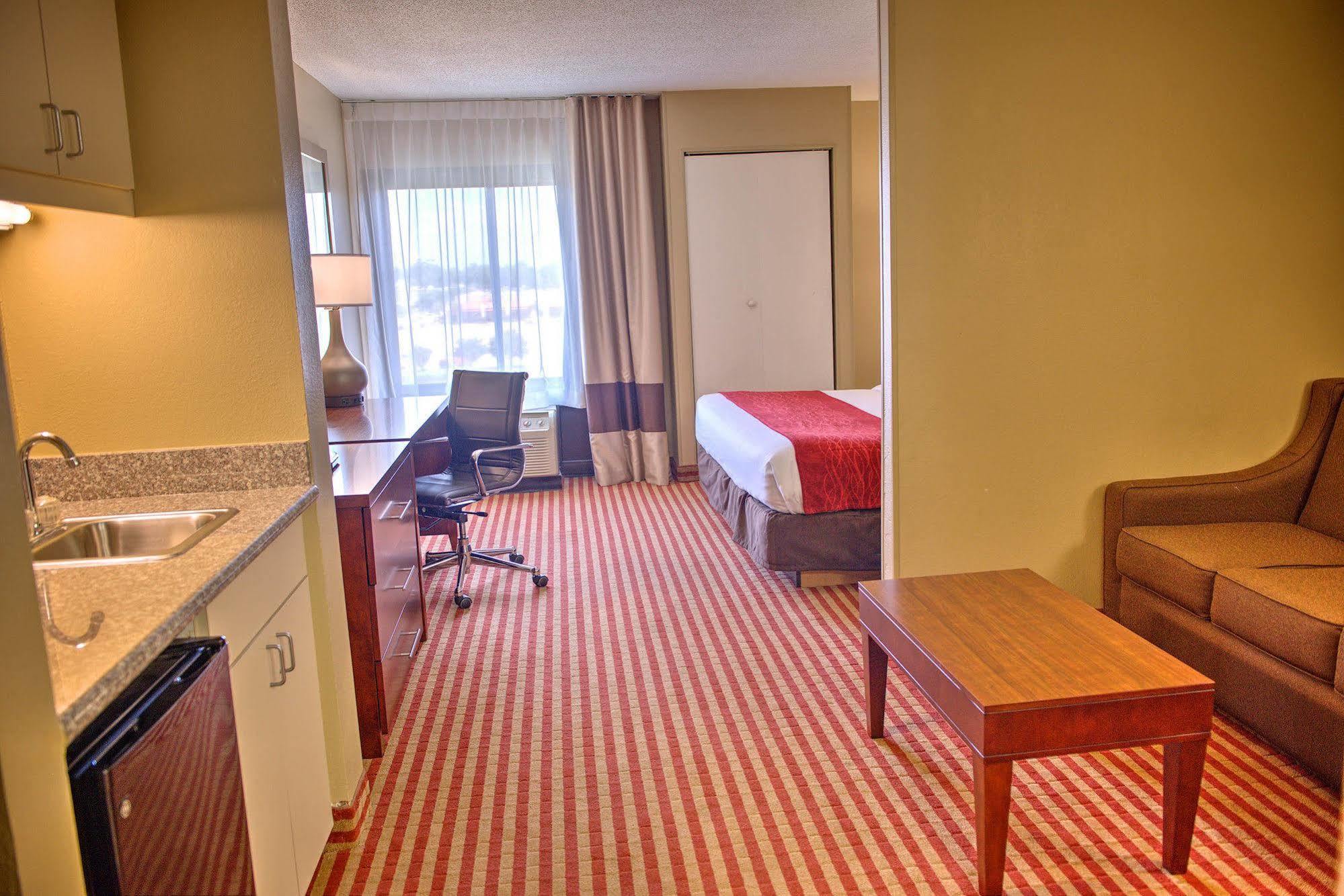 Comfort Inn Pensacola - University Area Ferry Pass Exteriör bild
